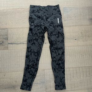 Size small gym shark women’s leggings